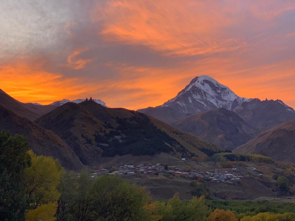 Old District Hotel Kazbegi Luaran gambar